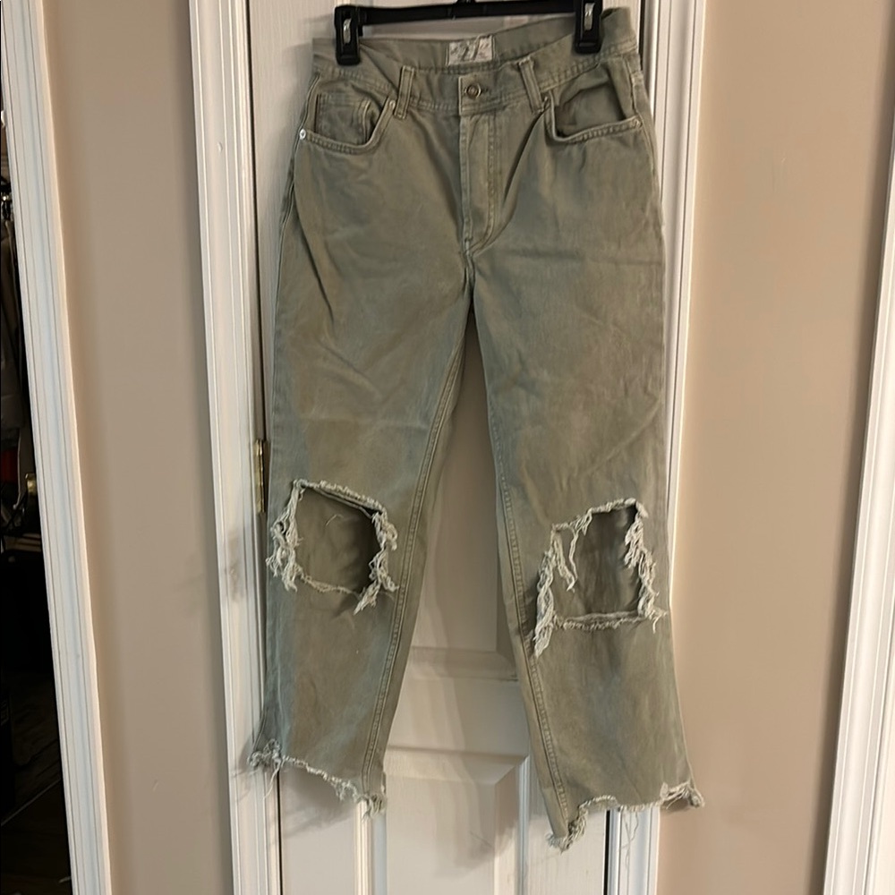 We the free Distressed Olive Green Women's Jeans. Size 27.